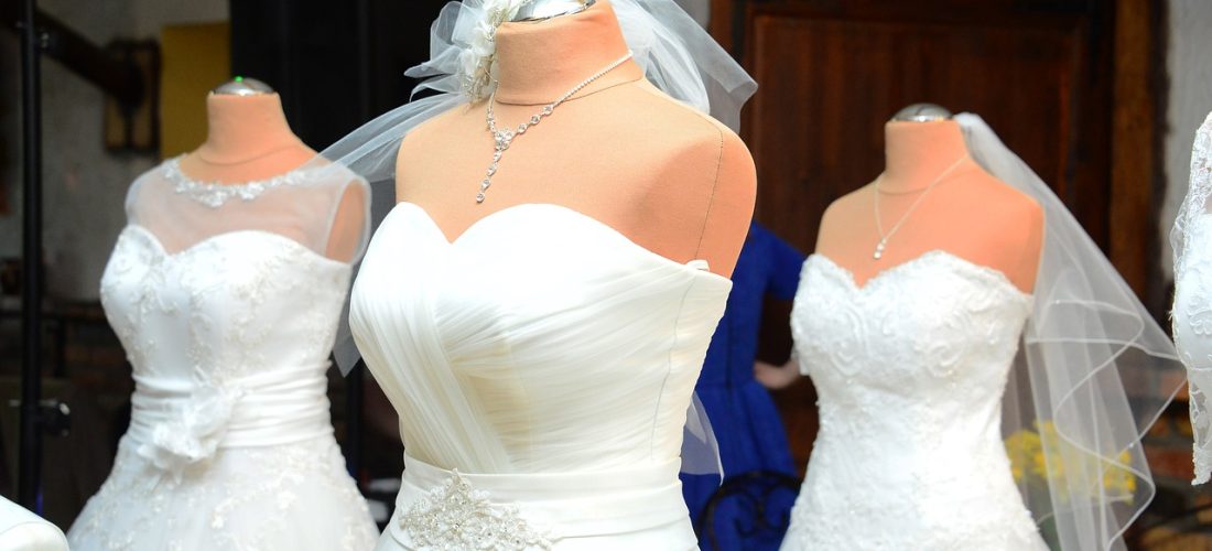Stylizacja na wesele – w co się ubrać?