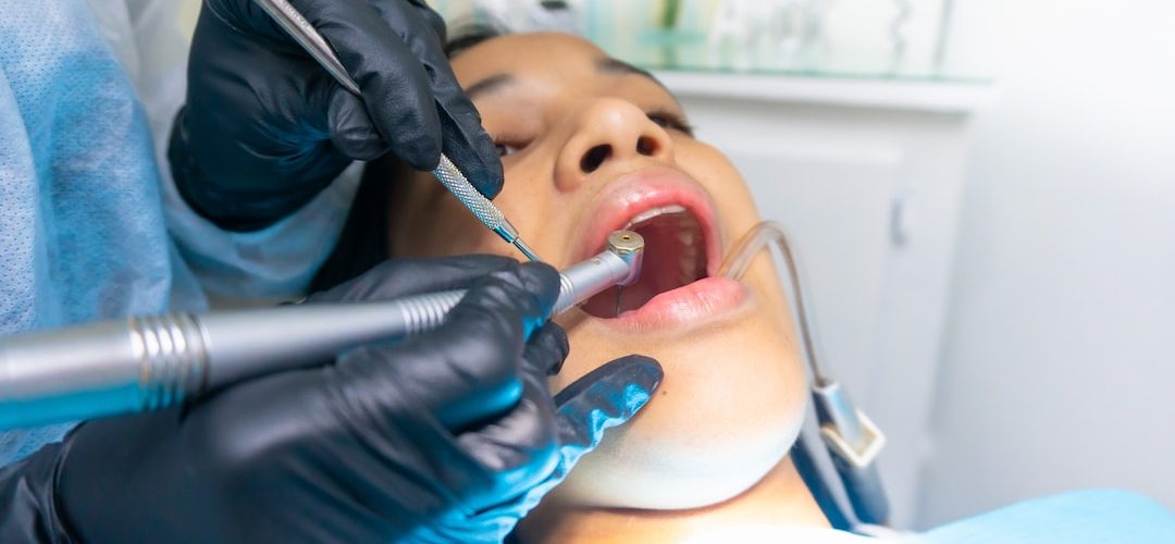 Jak nowoczesne technologie zmieniają podejście do leczenia stomatologicznego?