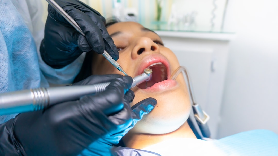 Jak nowoczesne technologie zmieniają podejście do leczenia stomatologicznego?